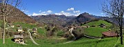 13 Vista panoramica su Alino con vista sui monti , da sx, Menna, Arera, Grem, Alben, Gioco